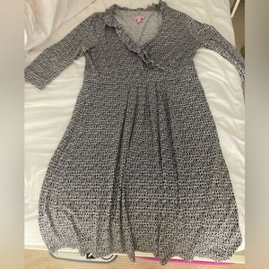 Lily Pulitzer 3/4 sleeve dress size medium navy and white “it’salily” pattern
